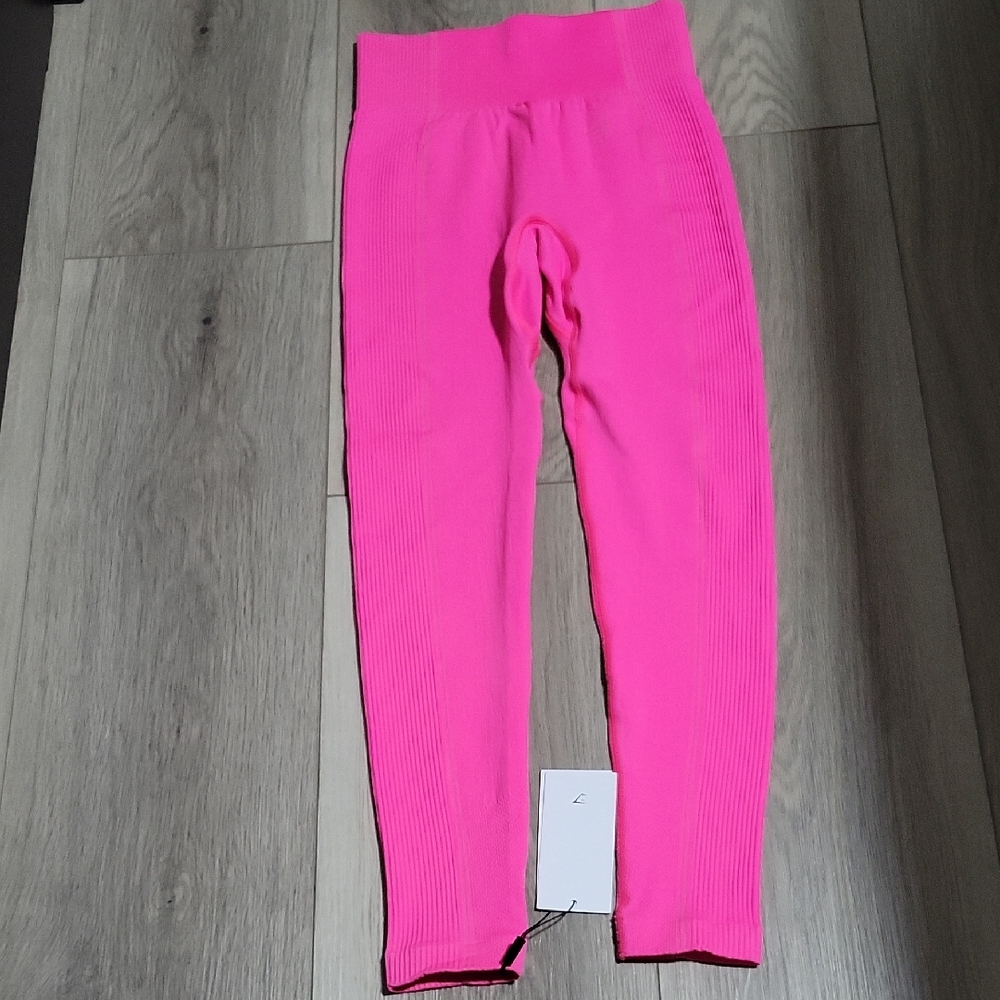 Gymshark Ultra Seamless Leggings Cyber Pink Size M NWT - Picture 2 of 4